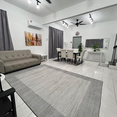 Rumah Melati By Impian Homestay Klia-Salak Tinggi-Nilai Σεπάνγκ Εξωτερικό φωτογραφία